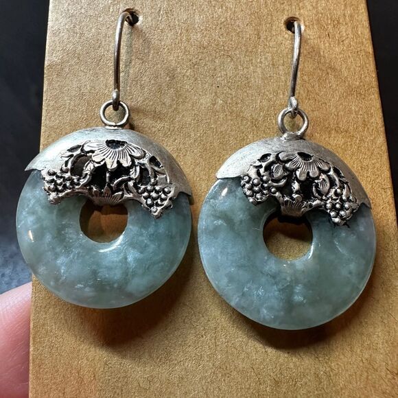 Nephrite jade dangle earrings in silver metal! - Picture 2 of 6